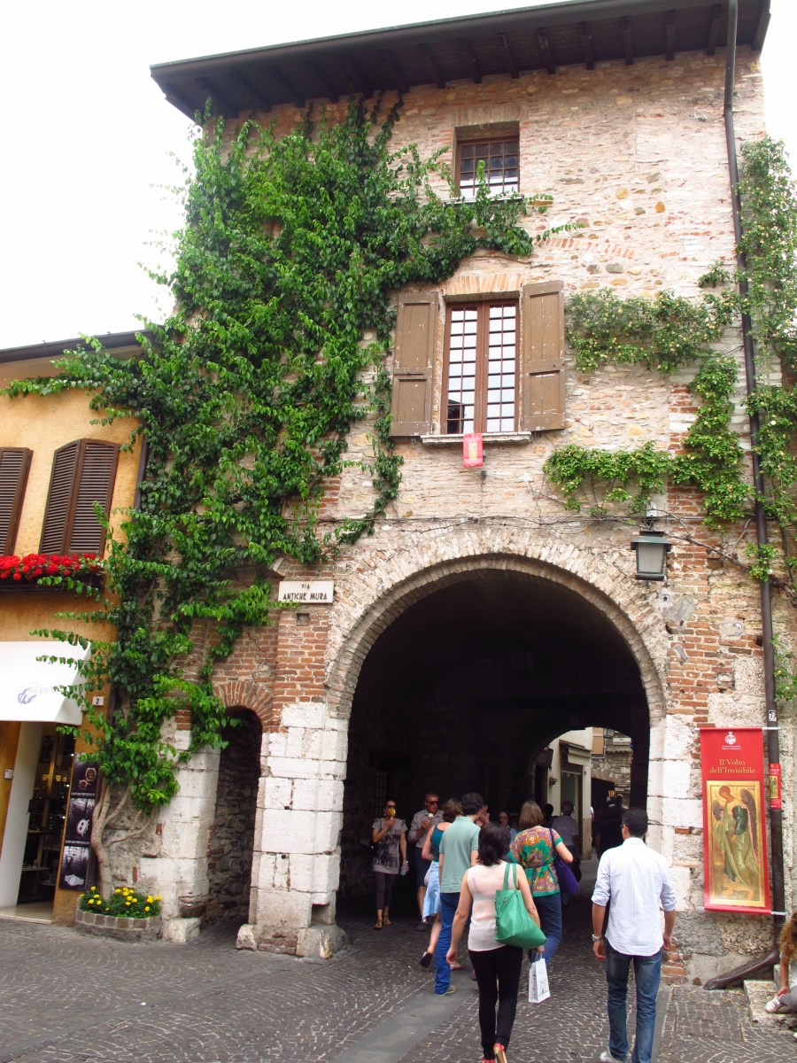 Siirmoine on Lake Garda