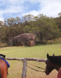 Granite boulders at the rest stop on the horse ride Cherrabah Homestead Resort