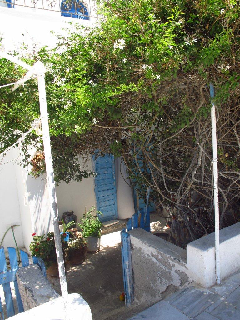 Pretty spot in Oia - Santorini