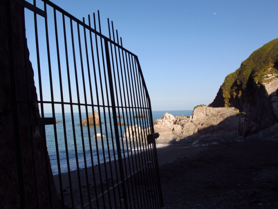 Gate to Tunnel Beach