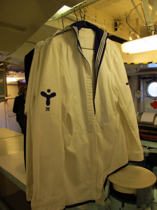 Ooooh, love sailor uniforms