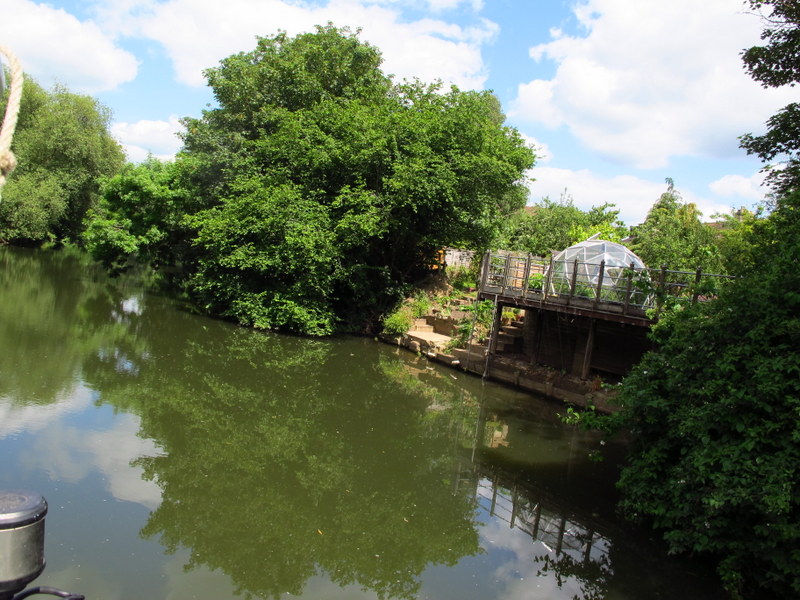 Cruising along the Avon from Bath