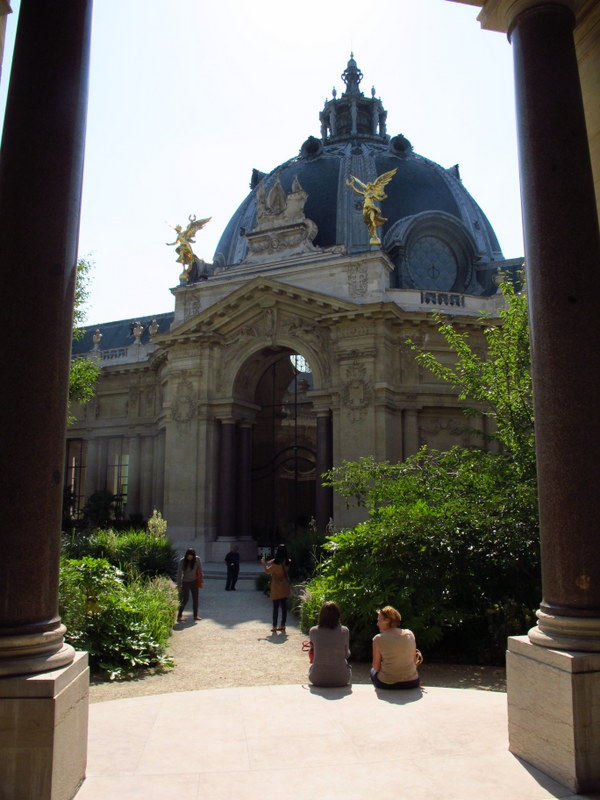 courtyard at the petit palais paris