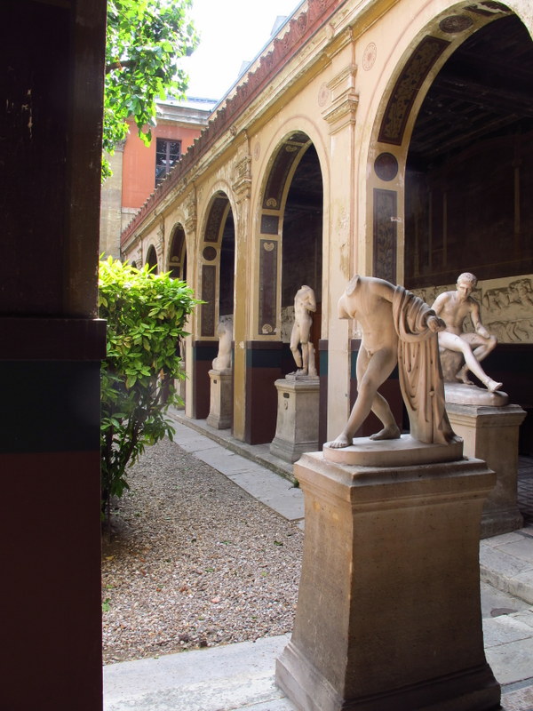 courtyard of ecole des beaux arts building paris