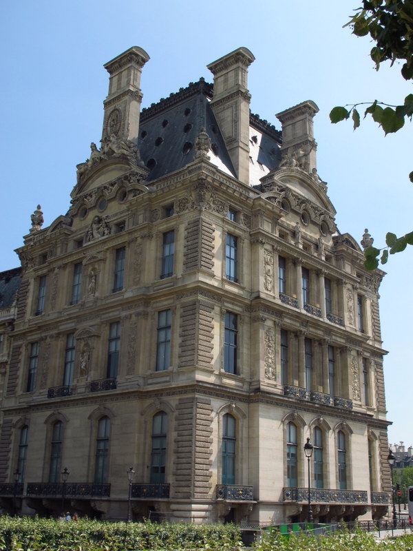 the louvre paris