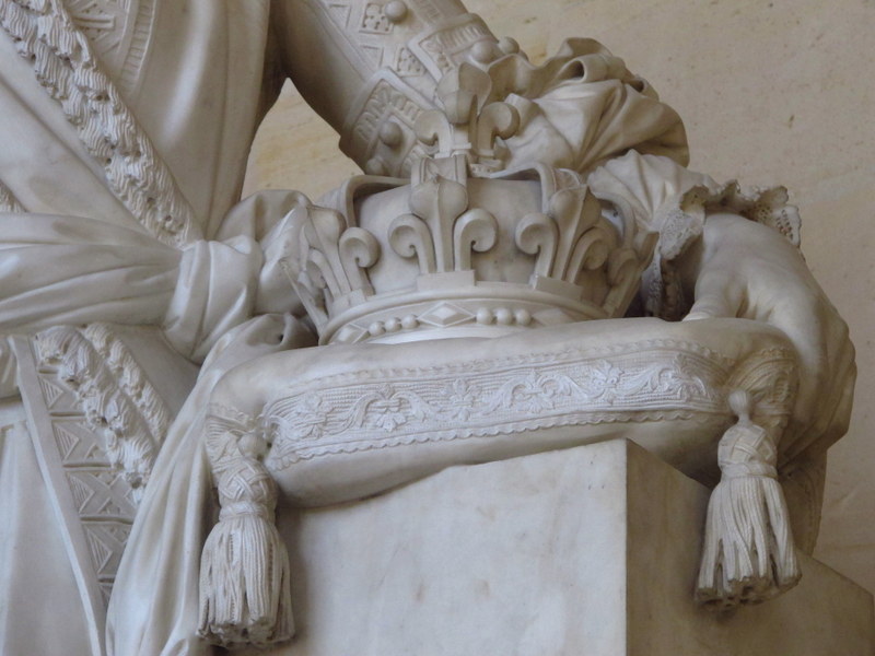 Beautiful sculpture at the Palace of Versailles