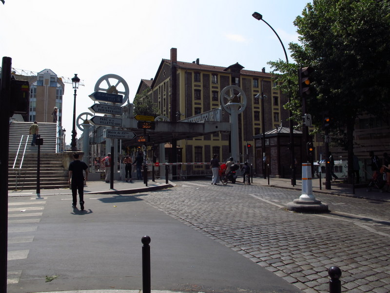 Hydraulic bridge at Rue de Crimee