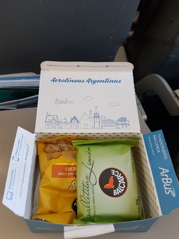 Cute lunch box on Aerolineas Argentinas
