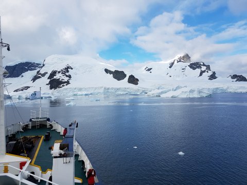 Plancius moving towards our first stopping point