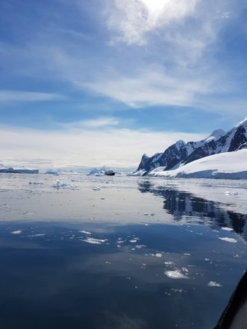 Clear still day at Lemaire Channel