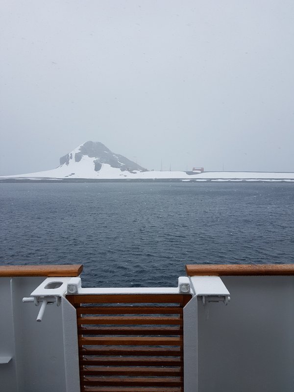 Argentine base on Half Moon Is