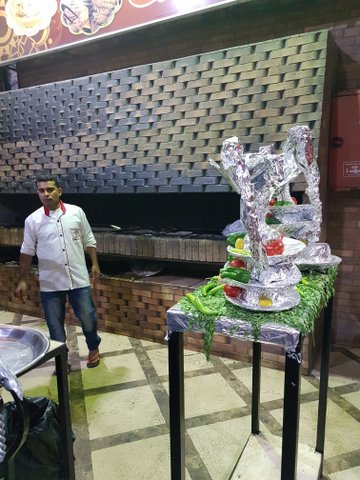 That's a massive grill!